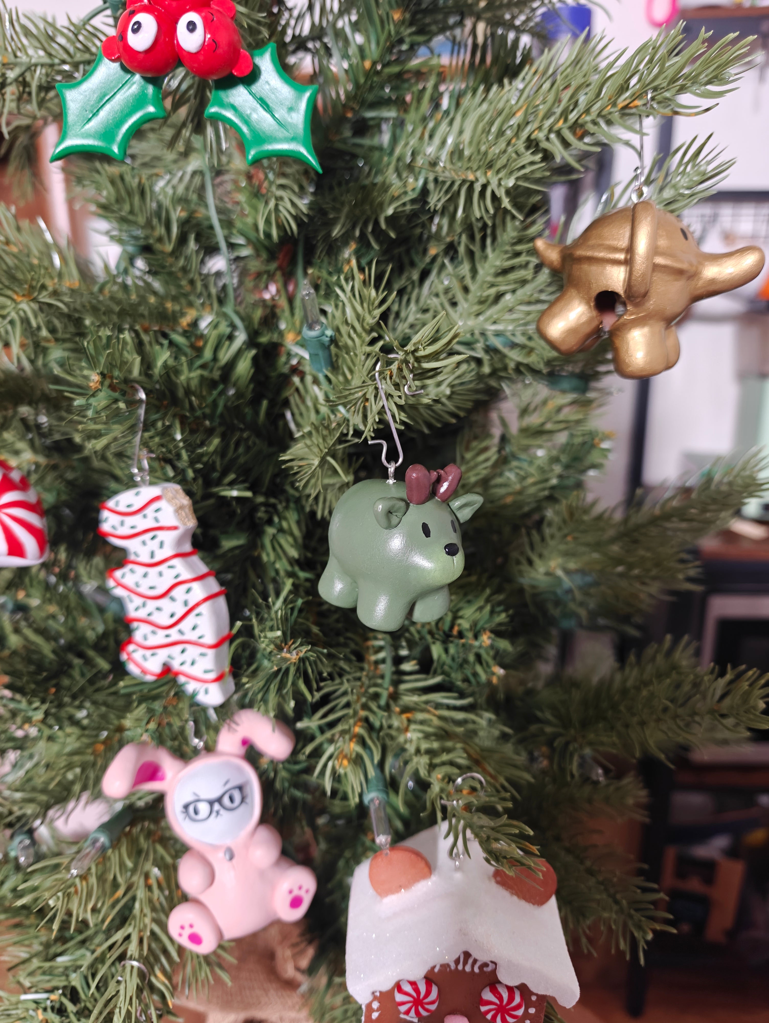 Polymer Puns Olive the Other Reindeer Ornament