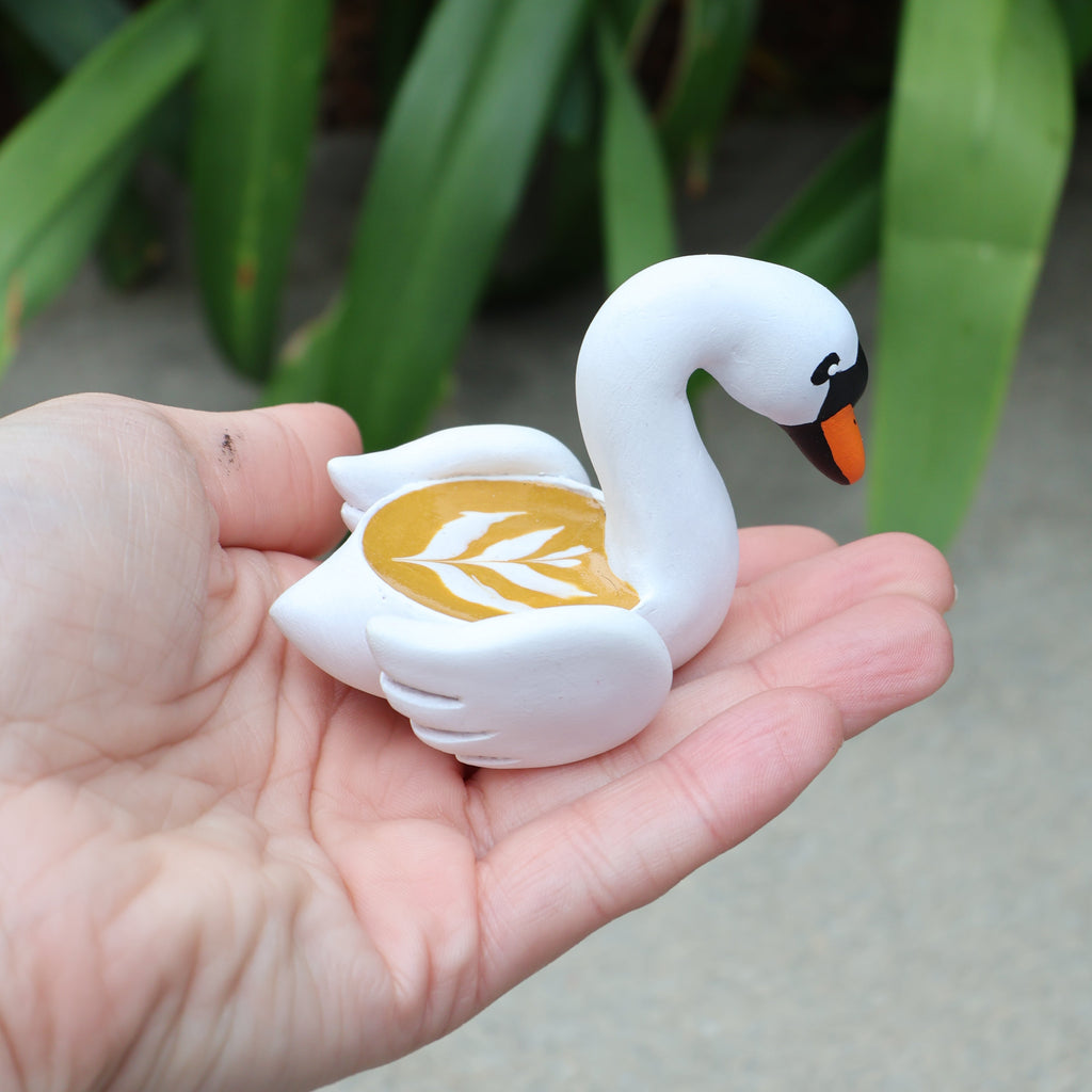 Swanilla Latte Figurine