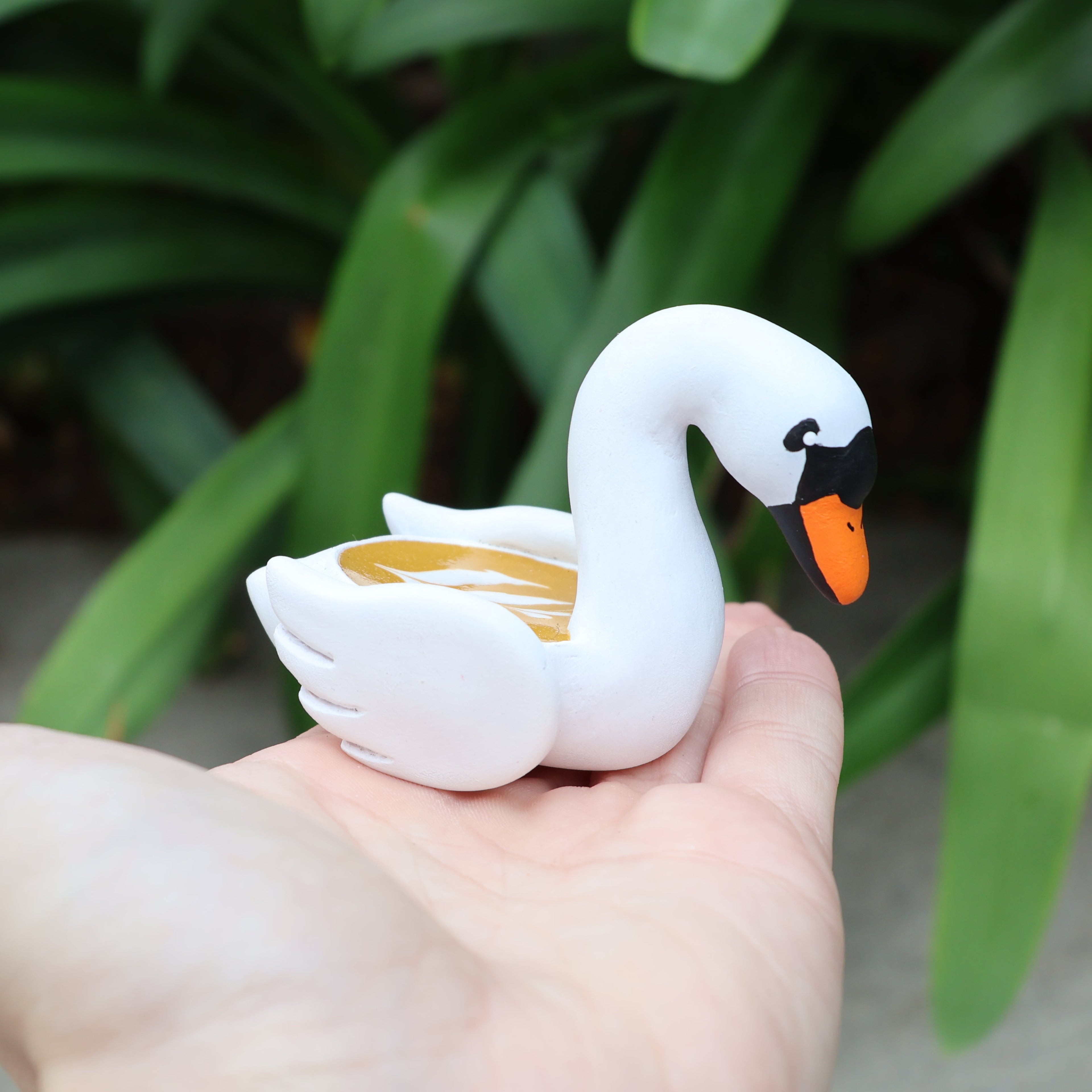 Swanilla Latte Figurine
